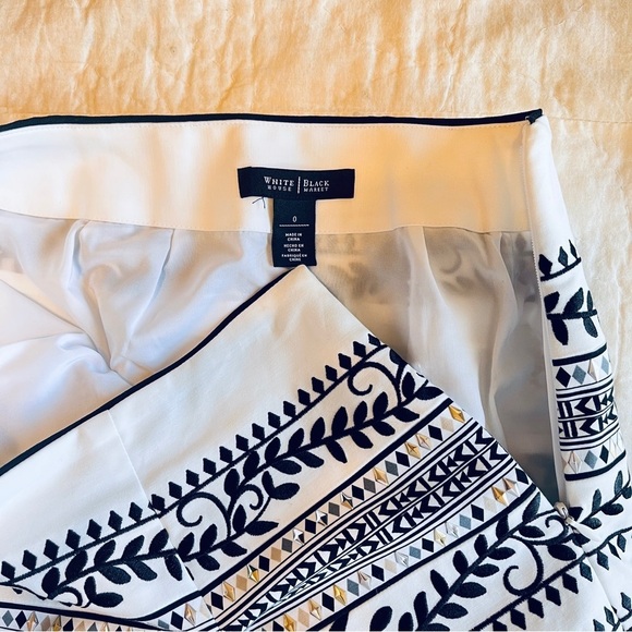 NWOT WHBM Black and White Patterned Embroidered Skirt - Picture 5 of 5